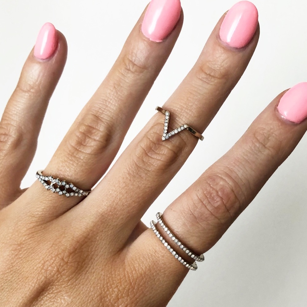 Express size 6 gold stackable ring set - Picture 2 of 5